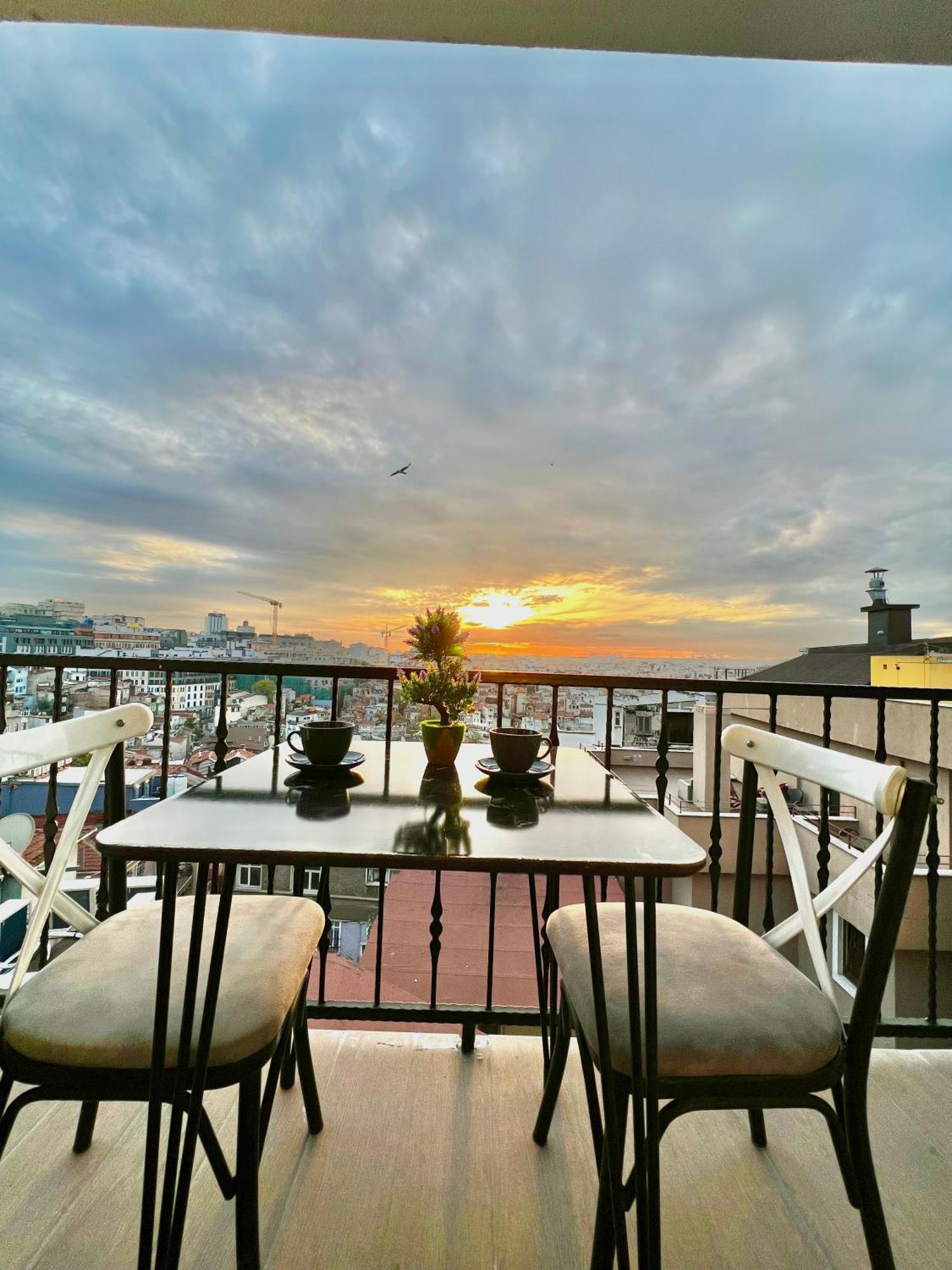 Taksim Larissa Hotel Suites Стамбул Екстер'єр фото